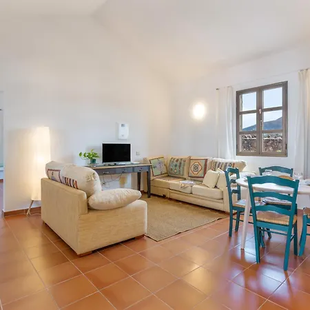 Casita Dragon Y Suerte Pool Lajares